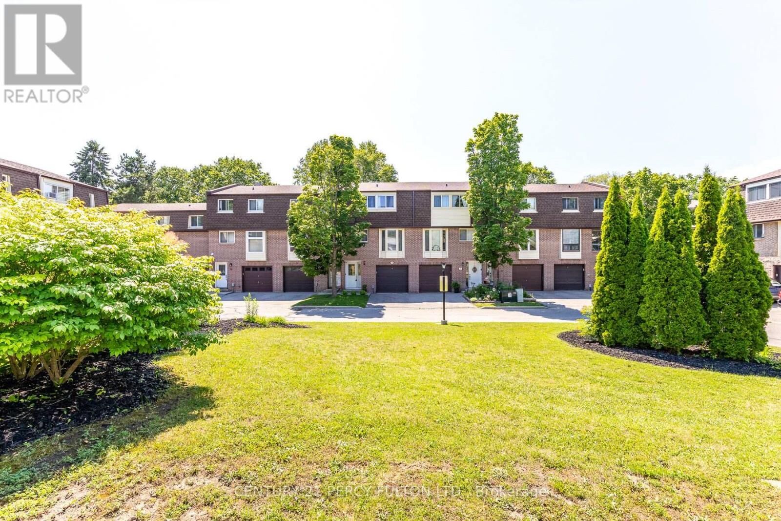 Property Photo: 350 Camelot Court 38 ON L1G 6P7