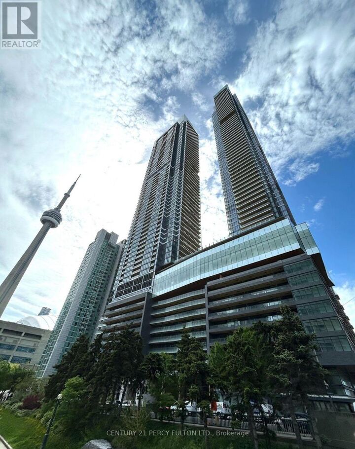 Property Photo: 3 Concord Cityplace Way 3607 ON M5V 0X4