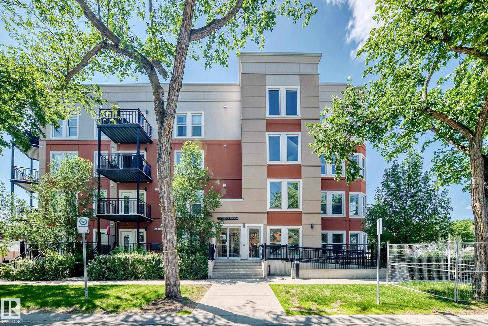 Property Photo: 10126 144 Street NW 201 AB T5N 2T7