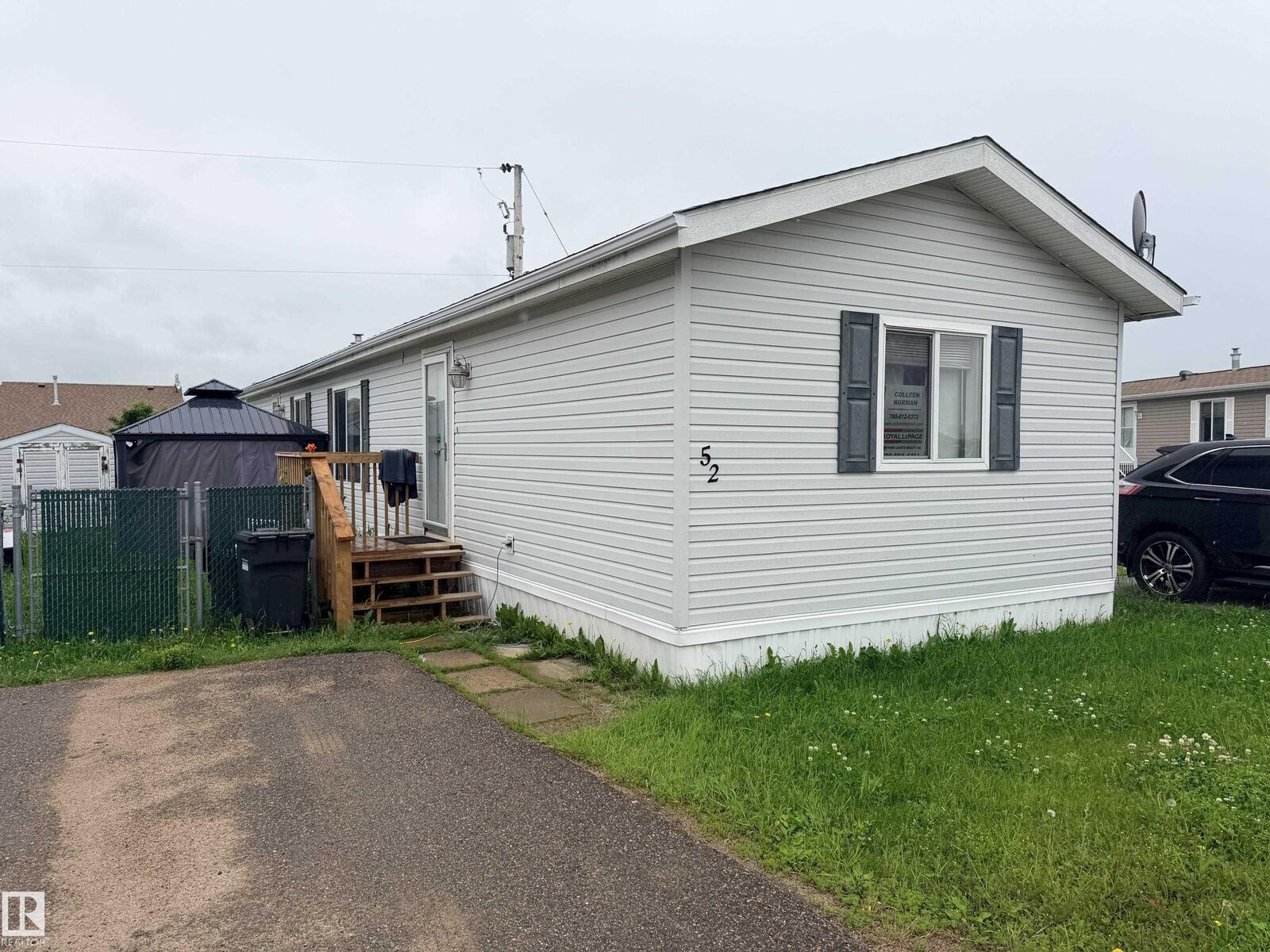 Property Photo: 52 4405 50 Avenue AB T9M 1Z4