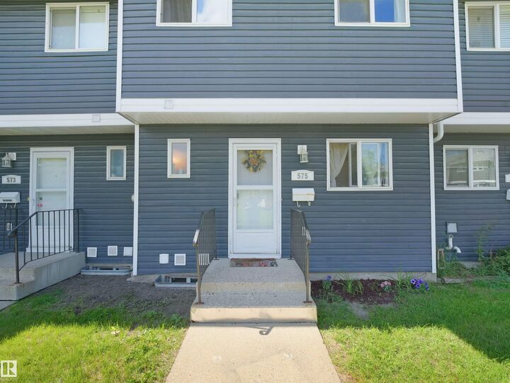 575 Dunluce Road NW — photo 1