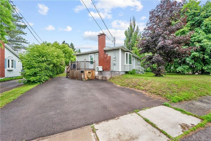 Property Photo:  3 Downsview Avenue  NB E1A 4C4 