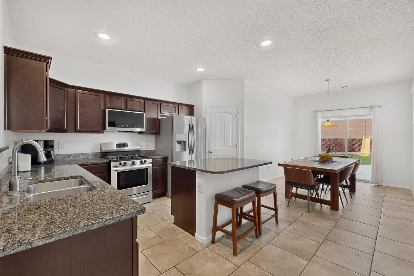 Property Photo:  5929 Sandoval Drive NE  NM 87144 