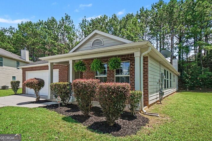 Property Photo:  460 Pinevale Court  GA 30349 