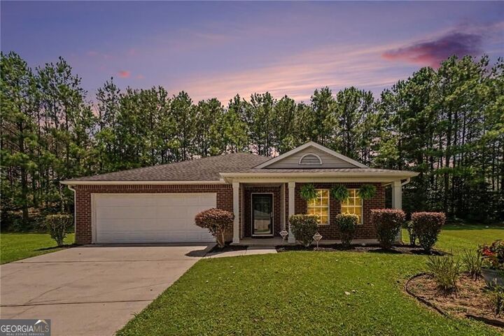 Property Photo: 460 Pinevale Court GA 30349