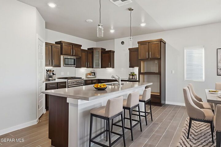 Property Photo:  1818 Kelsey Davis Avenue  TX 79928 
