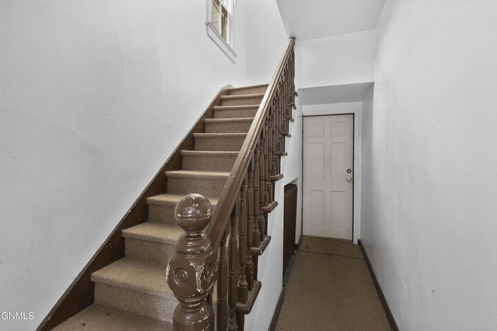 Property Photo: 618 N 19th Street ND 58501