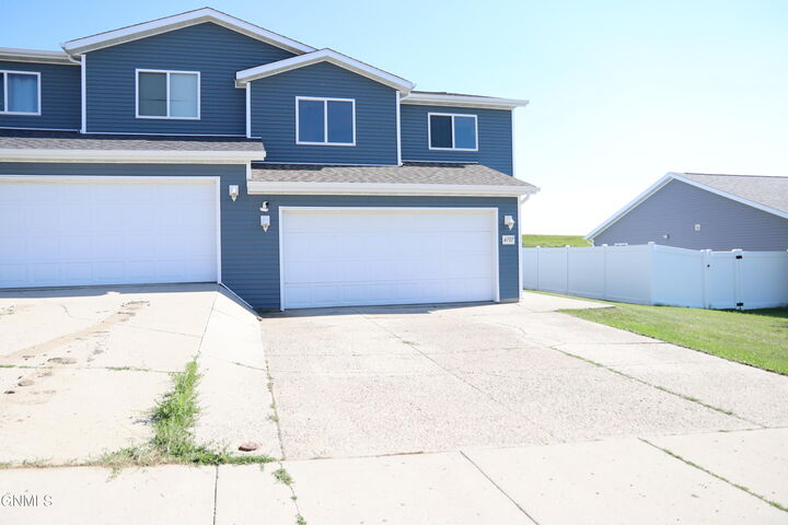 Property Photo:  4707 Impala Court NW  ND 58554 