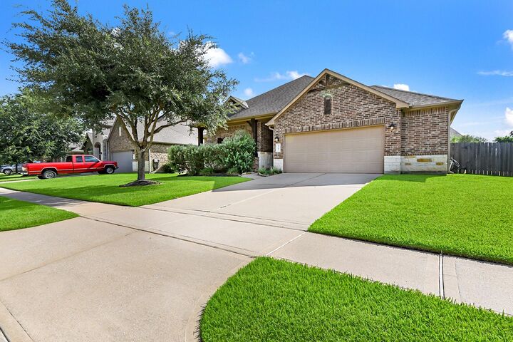 Property Photo: 4318 San Pellegrino Place TX 77493