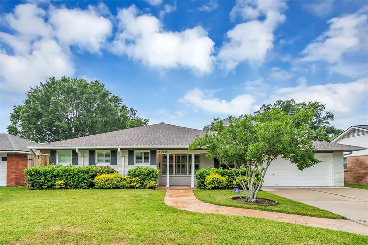 Property Photo: 8702 Ilona Lane TX 77025