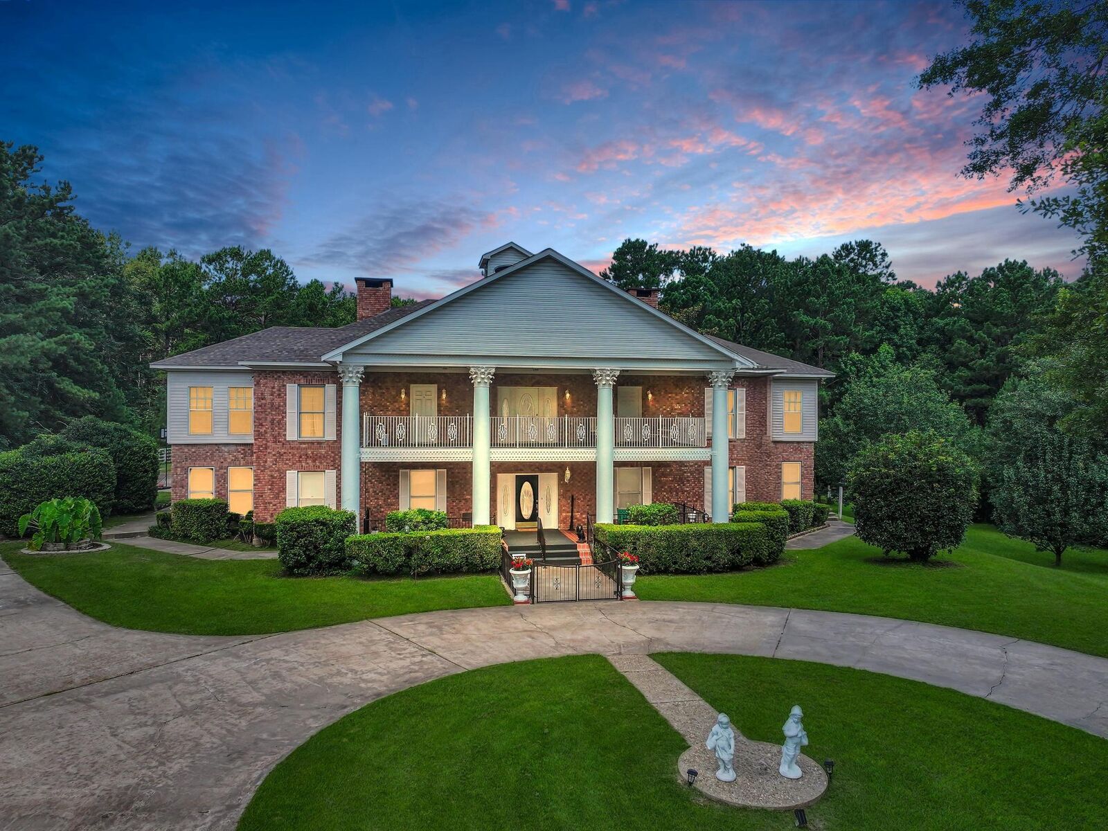 Property Photo:  1800 S Magnolia Street  TX 75979 