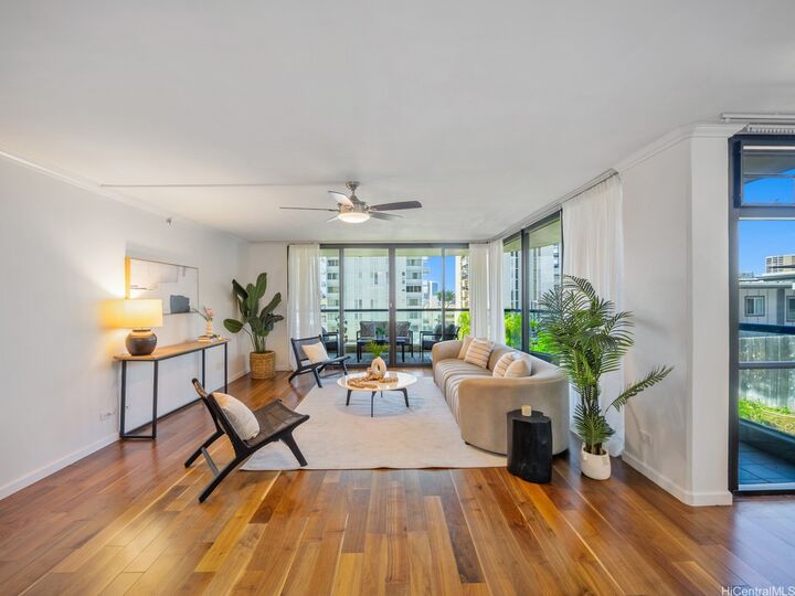 Property Photo:  1015 Wilder Avenue 305  HI 96822 