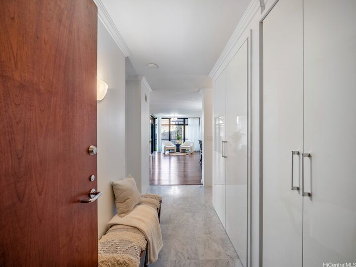 Property Photo:  1015 Wilder Avenue 305  HI 96822 