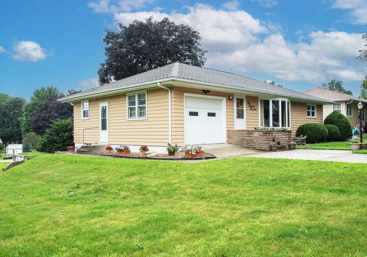 Property Photo:  519 N 5th Street  IA 50636 