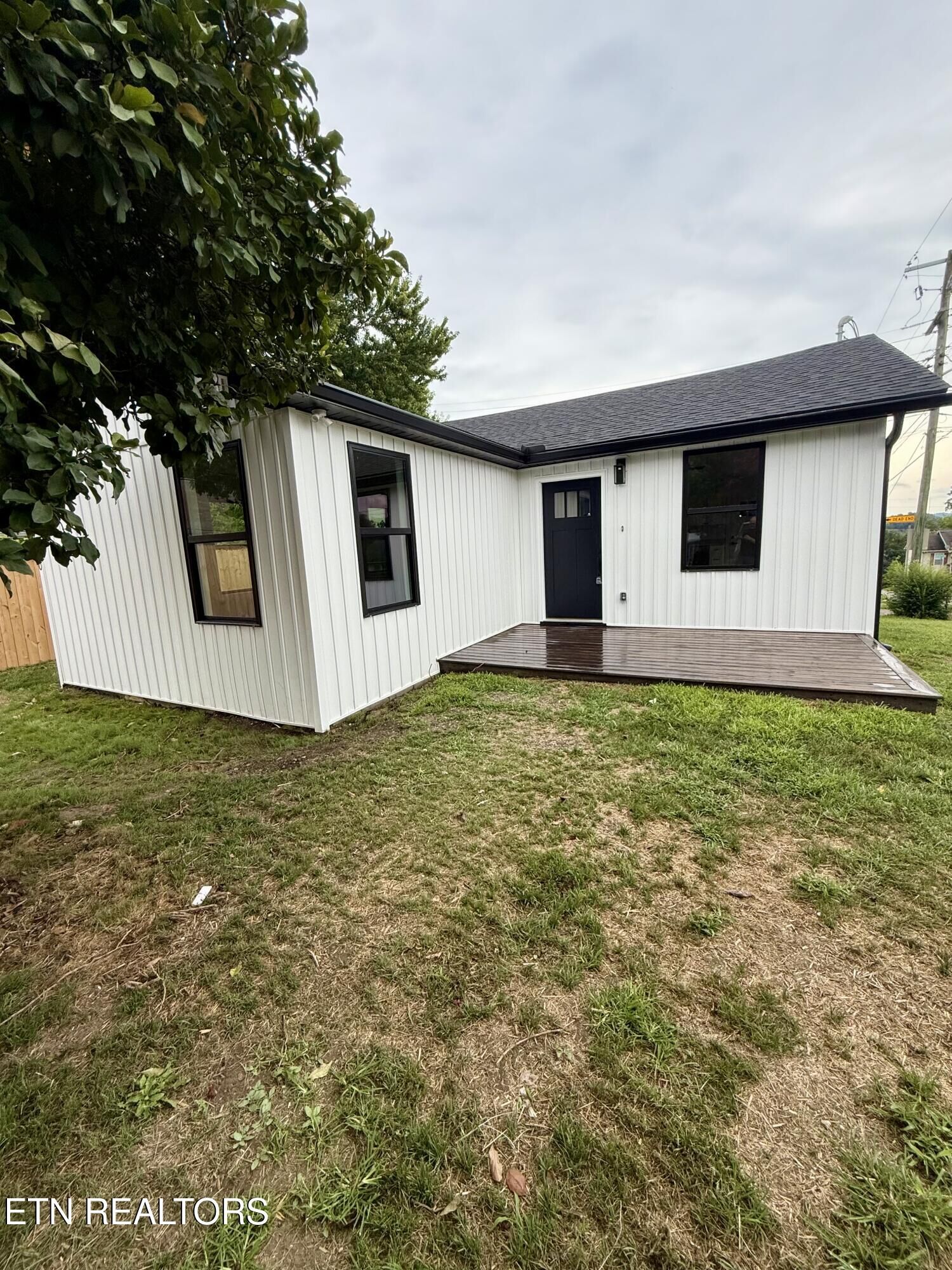 Property Photo: 2400 McCroskey Ave TN 37917