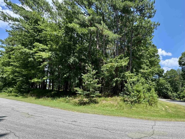 Property Photo:  2001 Pine Valley Court  GA 30642 