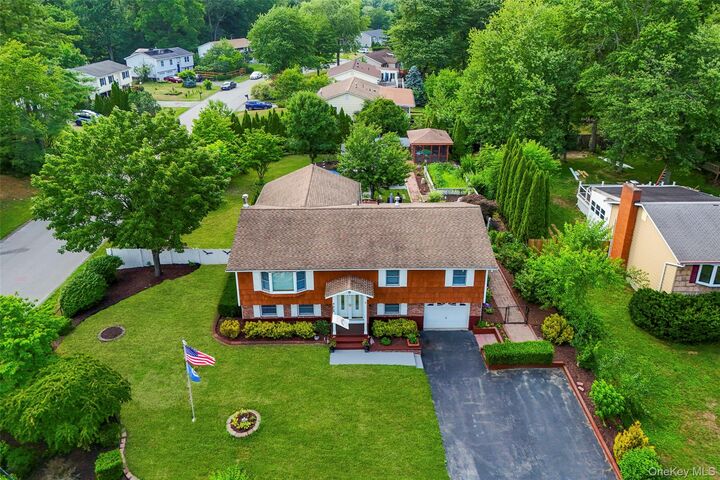 Property Photo: 8 Reggie Drive NY 12590