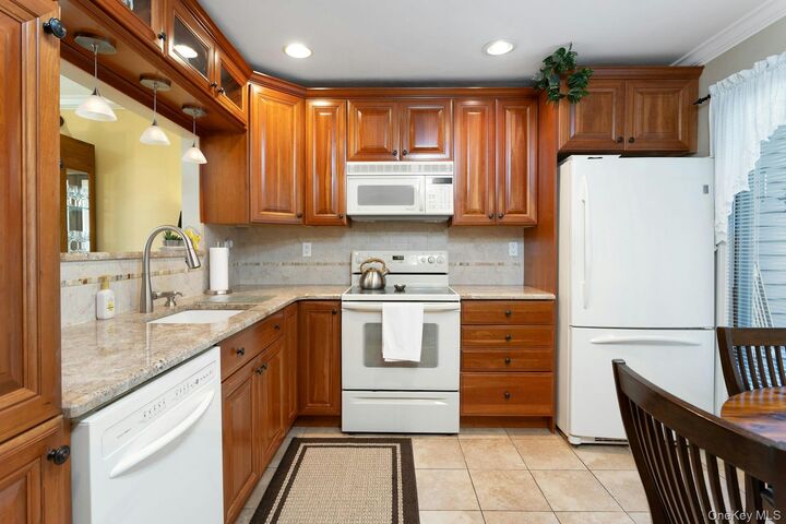 Property Photo: 114 Ridgeview Lane 114 NY 10598