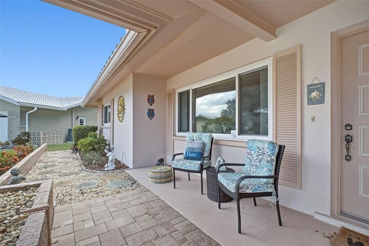 Property Photo: 1520 Kenmore Court FL 34684