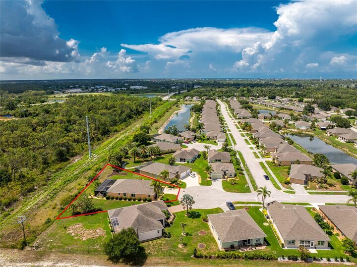 Property Photo: 682 Barnacle Court FL 34223
