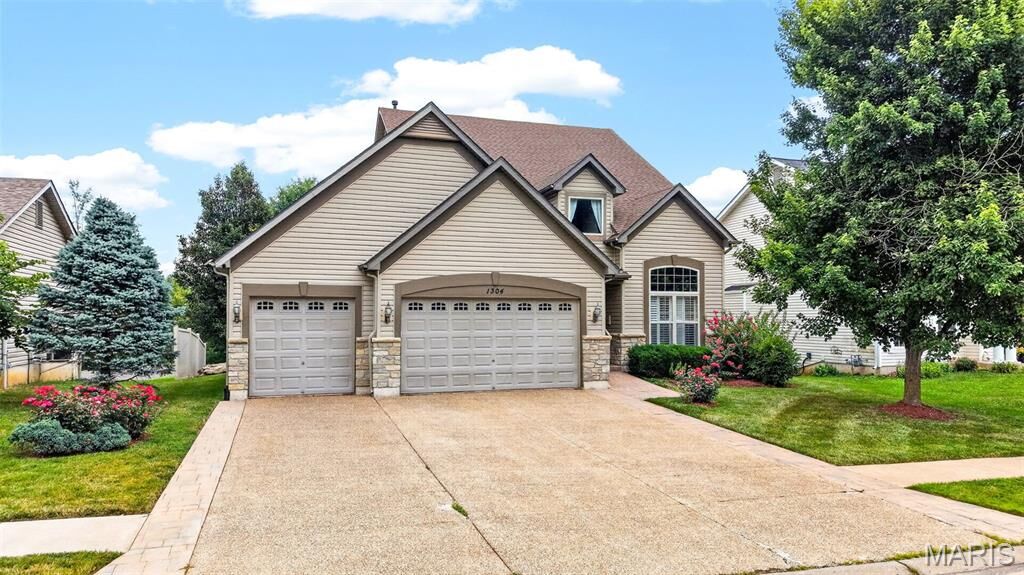 Property Photo:  1304 Forest Way  MO 63385 