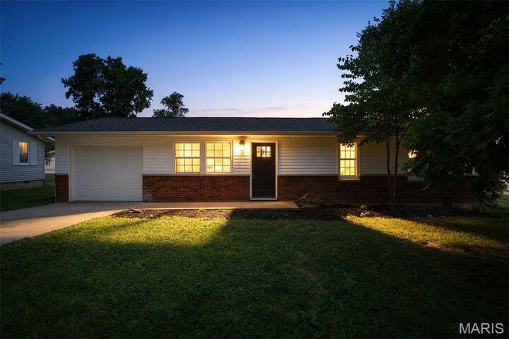 Property Photo: 211 Columbia Drive MO 63628