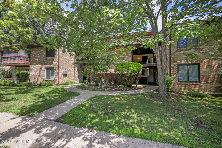 Property Photo:  156 Cross Slope Court  NJ 07726 