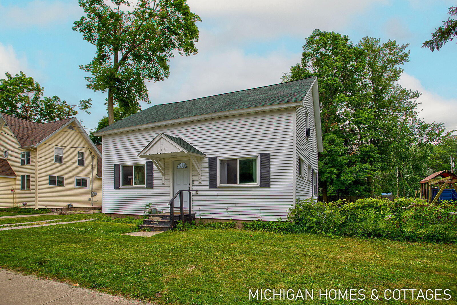 Property Photo: 752 Jordan Lake Avenue MI 48849