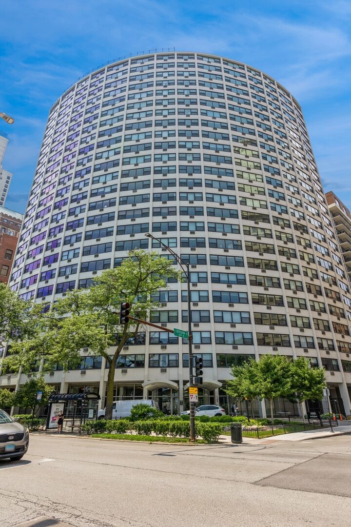 Property Photo: 1150 N Lake Shore Drive 9J IL 60611