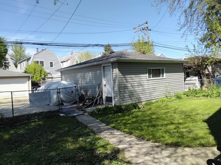 Property Photo: 5484 W Gettysburg Street IL 60630
