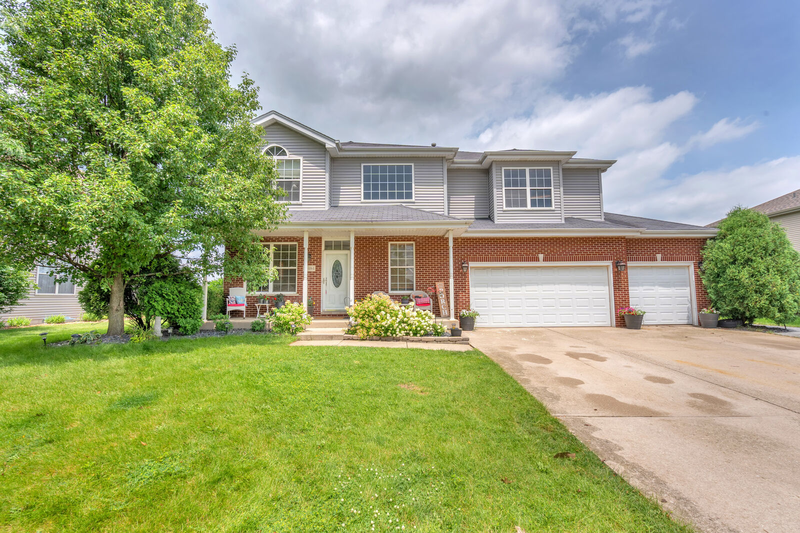 Property Photo: 15484 Ridgefield Drive IL 60442