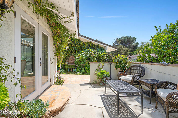 Property Photo: 1574 Devonshire Avenue CA 91361
