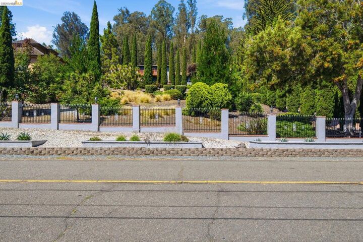 Property Photo: 11133 Golf Links Rd CA 94605
