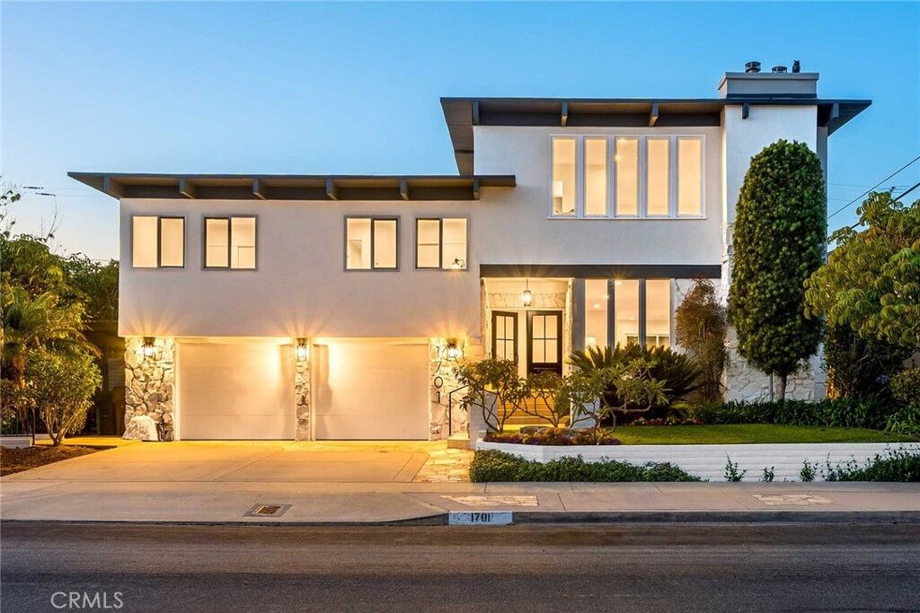 Property Photo: 1701 Catalina Avenue CA 90740