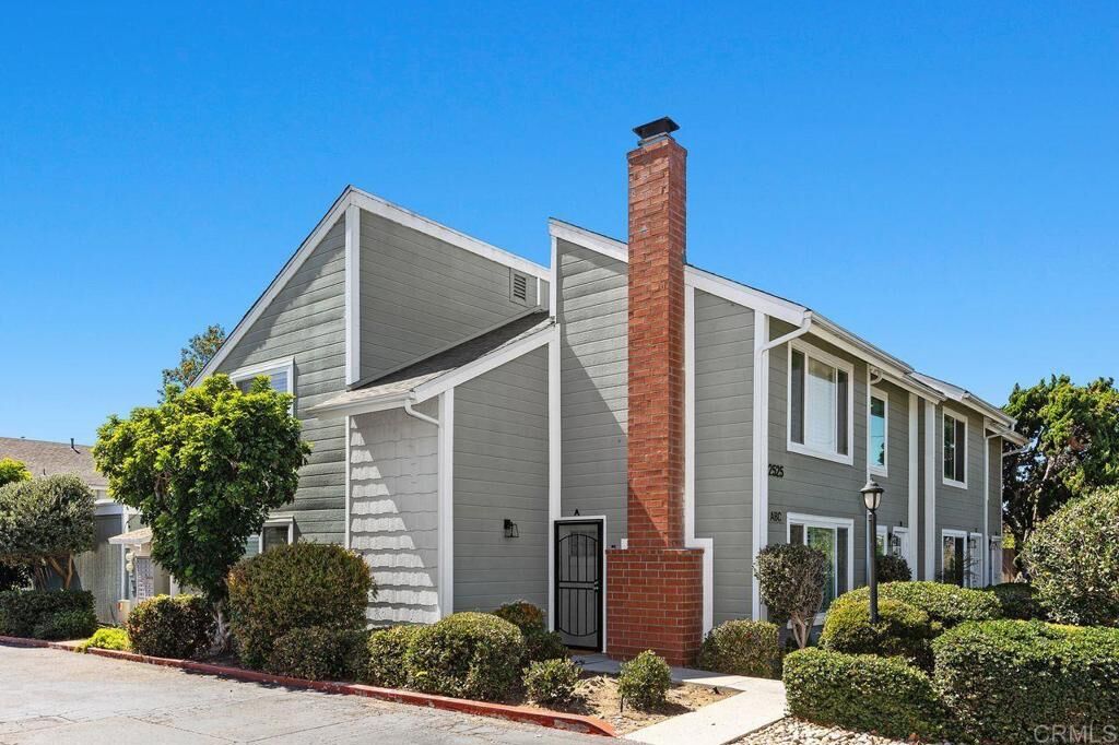 Property Photo:  2525 Jefferson Street B  CA 92008 