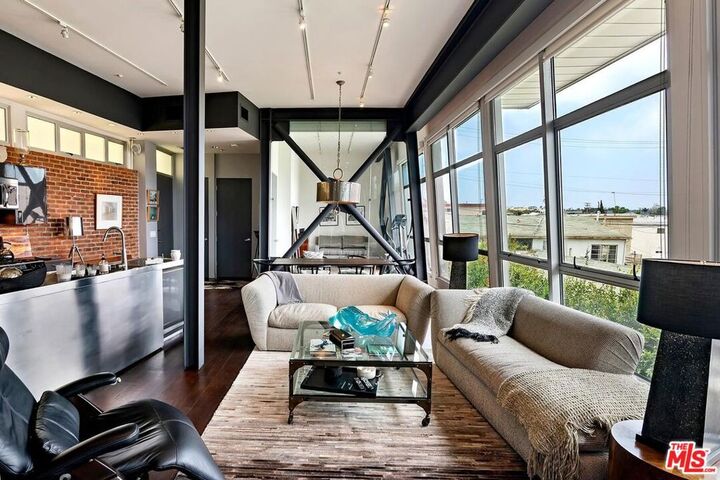 Property Photo: 1513 9th Street 3 CA 90401