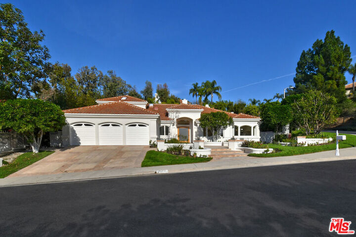 Property Photo:  25605 Melbourne Court  CA 91302 