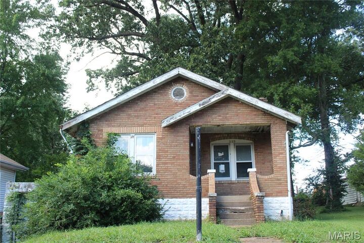 Property Photo: 7125 Woodrow Avenue MO 63121