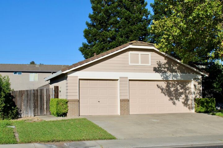 Property Photo:  8941 Mandalay Way  CA 95624 