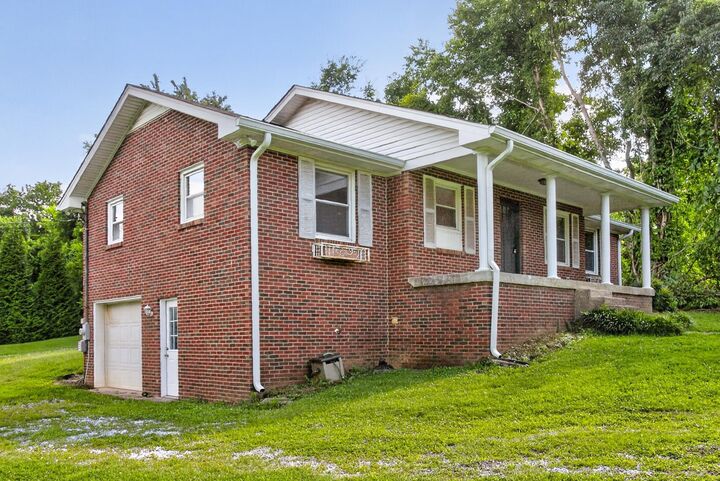 Property Photo:  1455 Dividing Ridge Rd  TN 37072 