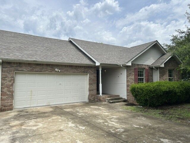 Property Photo:  3277 S Senseney Cir  TN 37042 