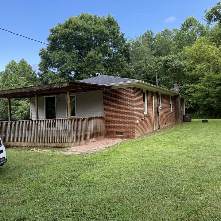 Property Photo:  2625 Wartrace Hwy  TN 37145 