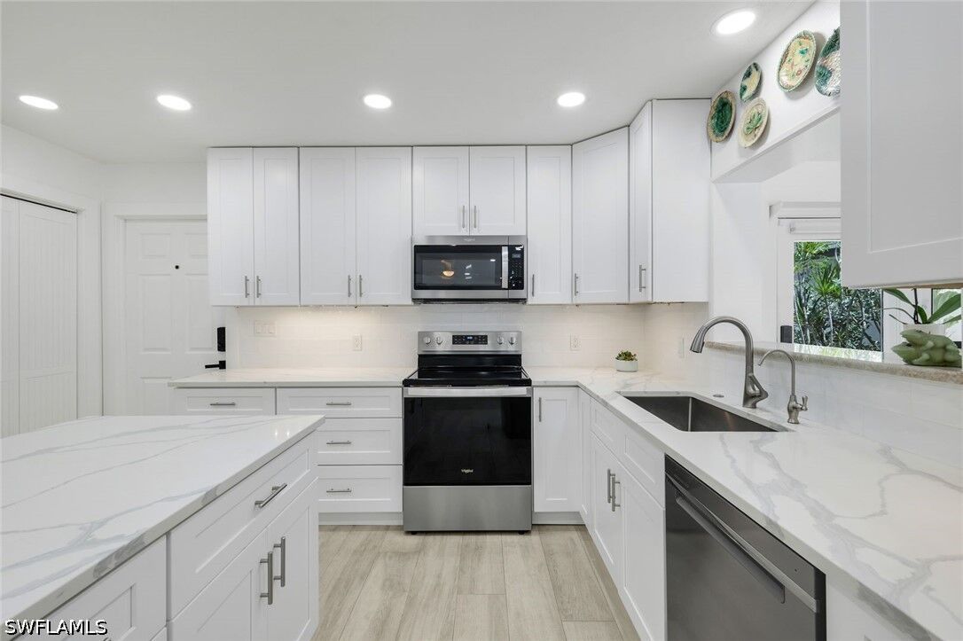 Property Photo:  12286 McGregor Woods Circle  FL 33908 