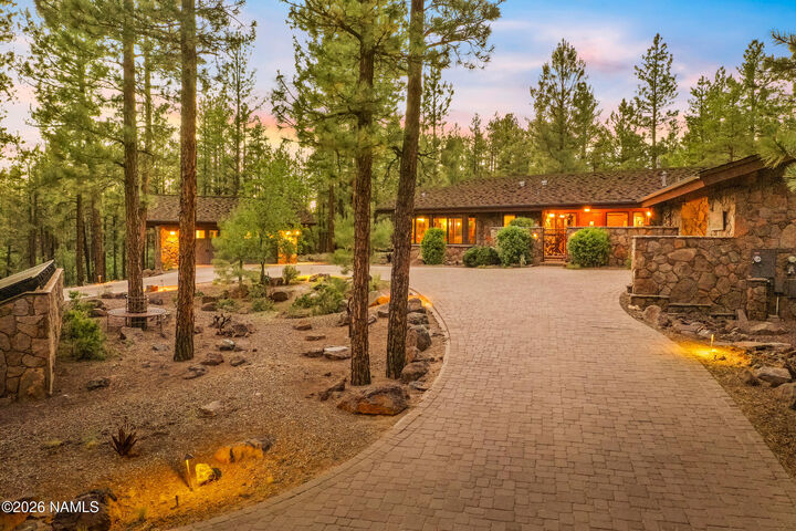 Property Photo: 2901 N Creekside Drive AZ 86001