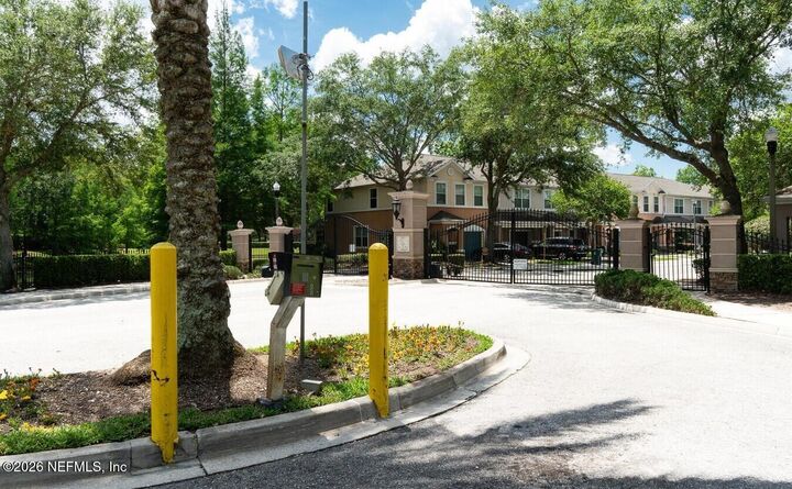 Property Photo:  5881 Moonstone Court  FL 32258 
