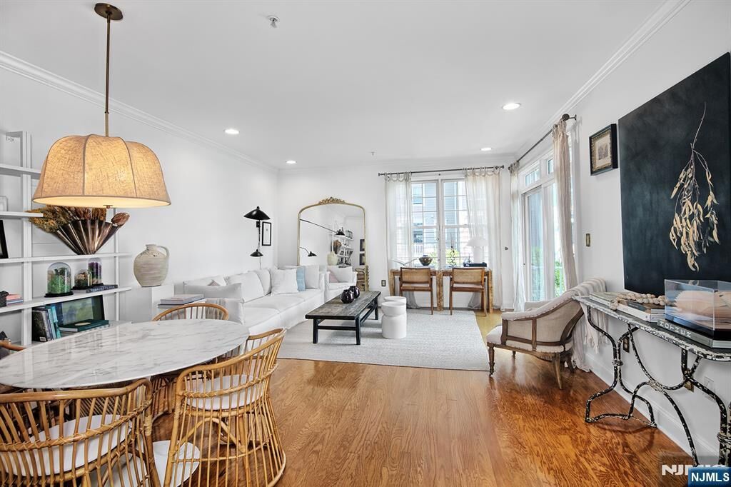 Property Photo:  476 Buffalo Court  NJ 07093 
