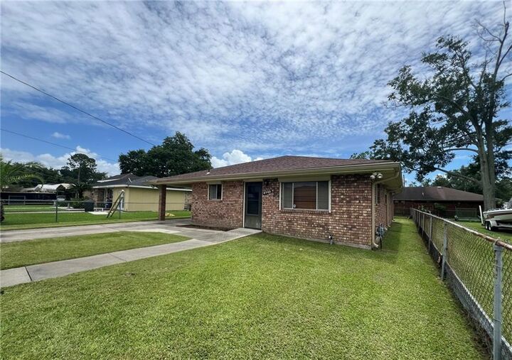 Property Photo:  2745 Annette Drive  LA 70072 