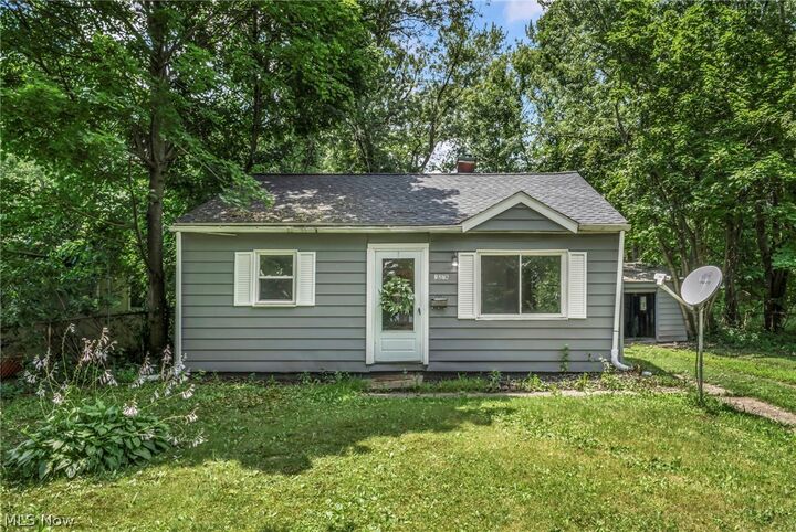 Property Photo:  1276 Frederick Boulevard  OH 44320 