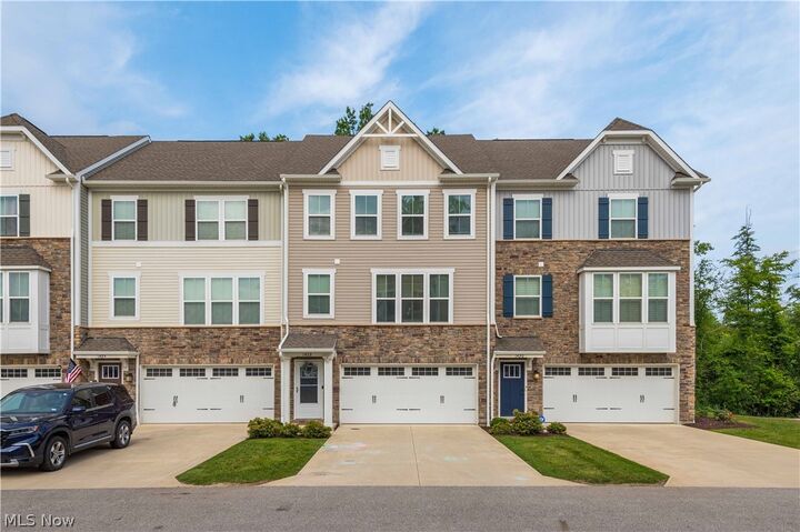 Property Photo:  1422 Chateau Place  OH 44011 