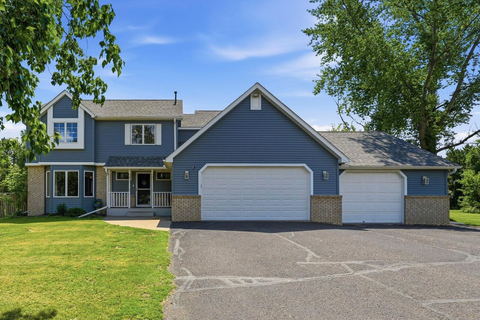 Property Photo:  591 Spurline Circle  WI 54016 